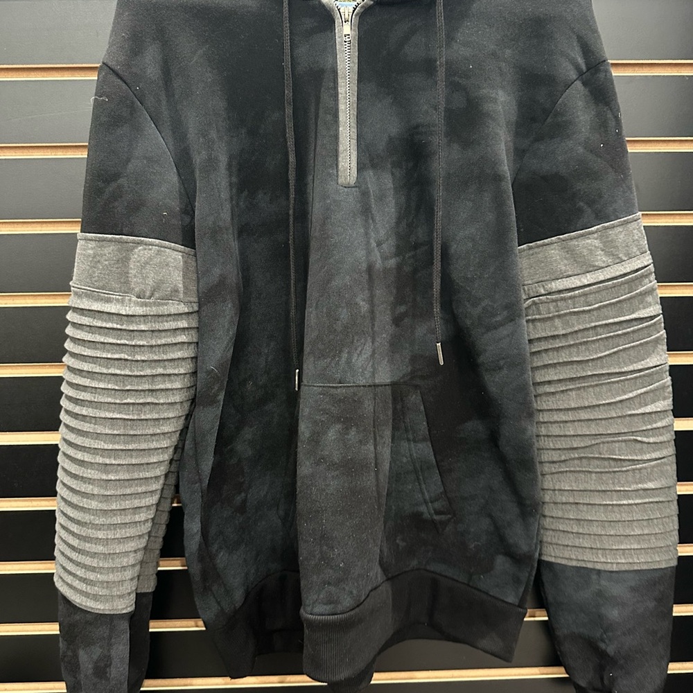 Men's Black and Gray Sweater